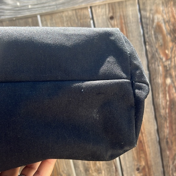 KARL LAGERFELD PARIS TOTE BAG.🖤 - Picture 15 of 17